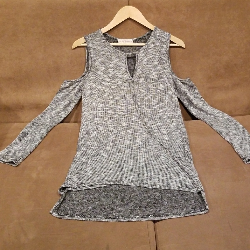 Cold shoulder Shirt